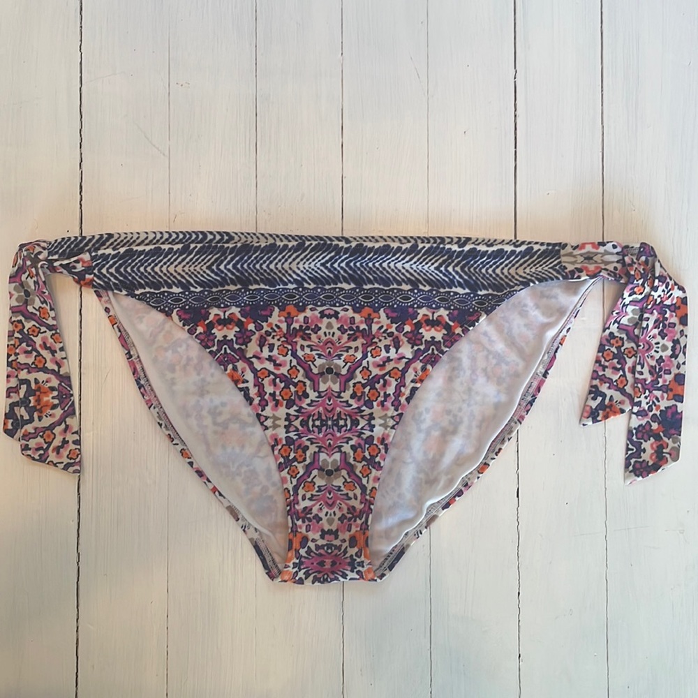 Take me to the beach! ATHLETA tie bikini bottom.